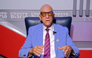 Luis de León advierte sobre el “retroceso” que atraviesa el país