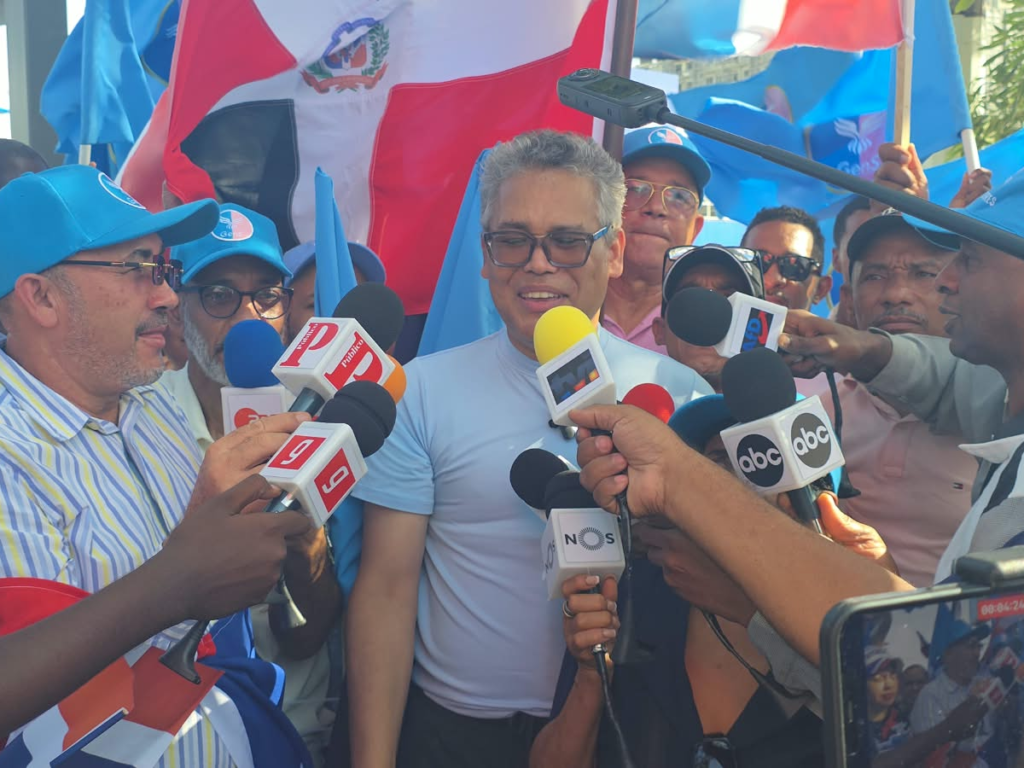 Carlos Peña propone reformas políticas y electorales rumbo a los comicios de 2028