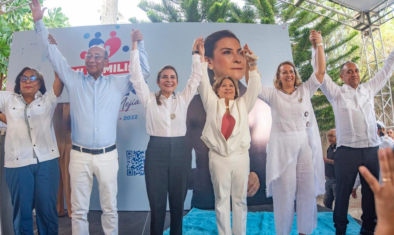 Rafa Santos moviliza su maquinaria en Moca para impulsar la candidatura de Carolina Mejía
