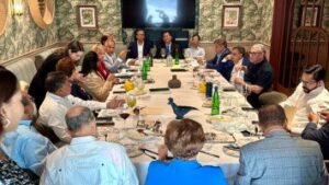 Comision-de-la-Consulta-del-PLD-realiza-segundo-encuentro-con-aspirantes-presidenciales-1-355x200-1