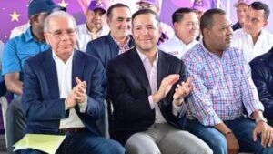 Danilo-Medina-y-Johnny-Pujols-Foto-Direccion-de-comunicaciones-Partido-de-la-Liberacion-Dominicana-355x200-1