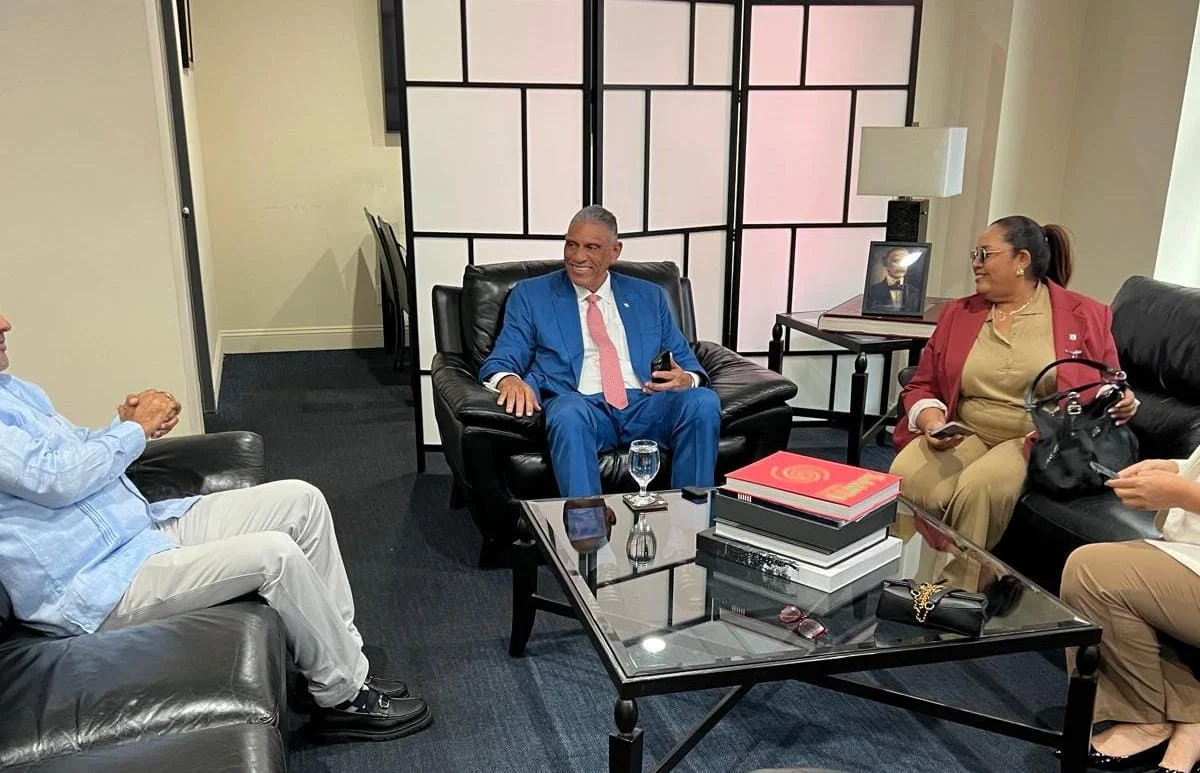 Diputados y cónsul en Nueva York pactan agenda para acercar la diáspora dominicana