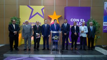 Dirigentes-del-PLD-durante-la-presentacion-de-su-balance-sobre-el-Gobierno-de-Abinader.-Foto-Felix-Lara-3-355x200-1