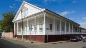 Gobierno-restaurara-el-historico-Club-de-Comercio-en-el-Centro-Historico-de-Puerto-Plata-2-355x200-1
