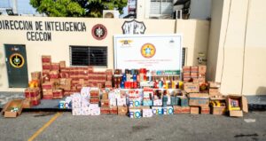 Decomiso histórico en Villa Consuelo: MICM y Ceccom ocupan bebidas y cigarrillos chinos valorados en más de RD$19 millones