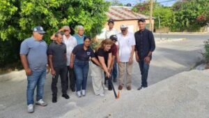 Inician-construccion-de-aceras-y-contenes-en-municipio-de-Los-Rios-Bahoruco-355x200-1
