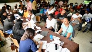 JCE-beneficia-a-1762-personas-en-jornada-de-servicios-de-registro-civil-en-Bajos-de-Haina-2-355x200-1