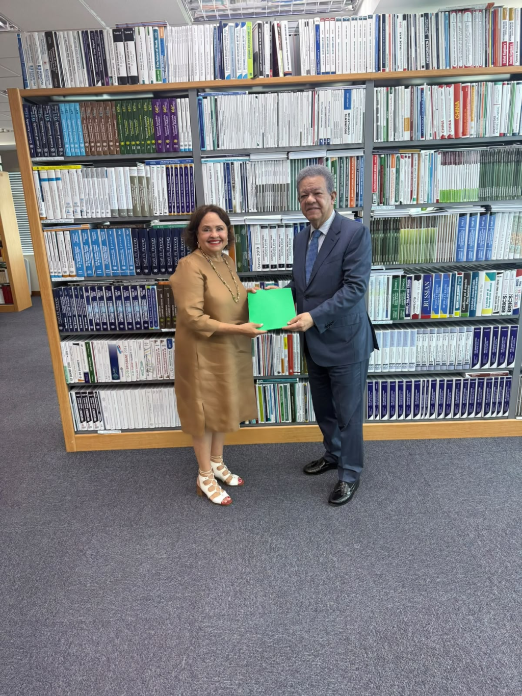 Leonel Fernández evalúa reestructuración de FP en Europa con nuevo informe diagnóstico