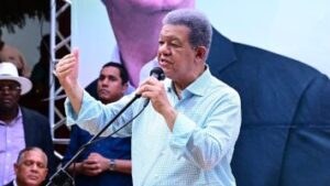 Leonel-asegura-PRM-no-pudo-mantener-programa-de-24-horas-de-energia-El-pueblo-se-canso-3-355x200-1