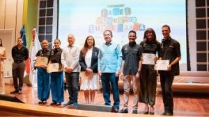 Octava-edicion-del-Panel-Juventud-Empoderada-reune-lideres-nacionales-y-reconoce-a-mas-de-100-jovenes-sobresalientes-3-355x200-1