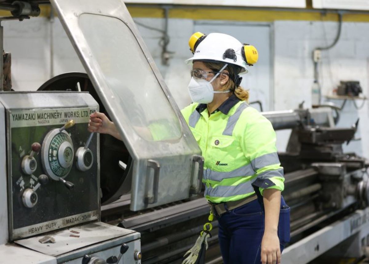 Mujeres en la industria cementera dominicana: avance lento, pero imparable