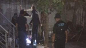 Policia-y-bomberos-rescatan-con-vida-a-dos-hombres-intoxicados-en-una-cisterna-2-355x200-1