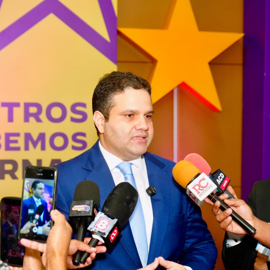 Richard Medina: "La canasta familiar golpea sin piedad a los hogares dominicanos