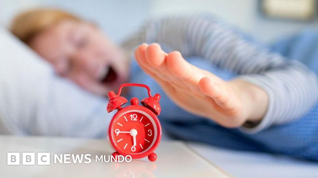 Antes del celular: los insólitos trucos que usaban para despertar a tiempo