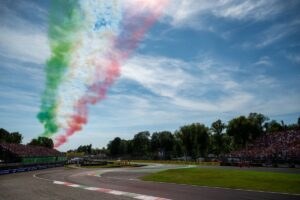 bandera-de-italia-en-el-cielo