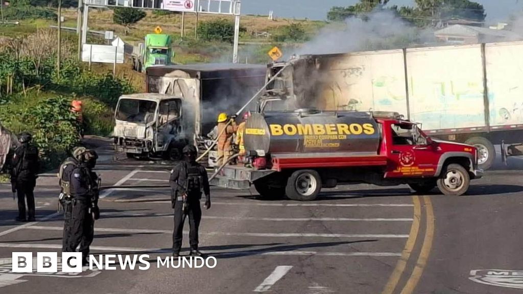 Narcobloqueos en Michoacán: el Cartel Jalisco siembra el terror y paraliza carreteras de México