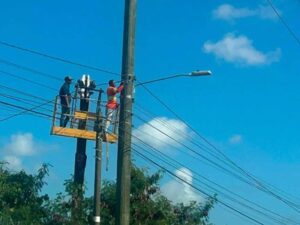 edesur-detiene-a-hombres-por-conexiones-irregulares-a4086249-focus-min0.26-0.19-400-300