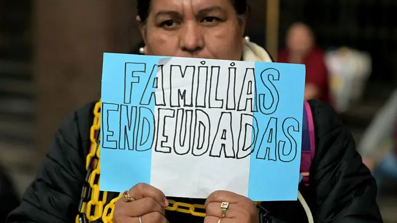 La deuda impagable que ahoga a Argentina: millones de morosos y una economía al borde del colapso