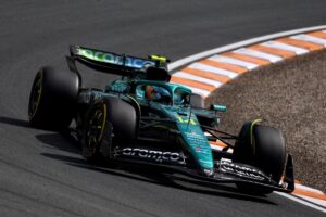 fernando-alonso-aston-martin-r-4
