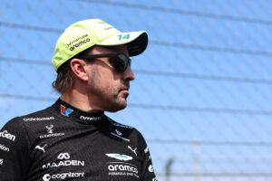 fernando-alonso-aston-martin-r-5