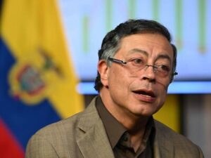 gustavo-petro-denuncia-asesinato-de-colombiano-a-manos-del-ice-772965a9-focus-0-0-400-300