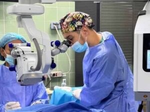 hospital-salvador-b-gautier-realiza-primer-trasplante-de-cornea-18224f30-focus-0-0-400-300