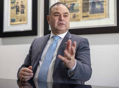 imagen-170826-dl-ministro-de-agricultura-012-399b9164-focus-0.04-0.56-400-300