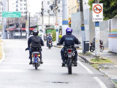 patrullaje-de-la-policia-nacional-con-nuevo-uniforme-samil-mateo-dominici9-373cc77c-focus-0-0-400-300