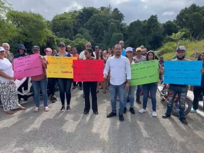 protestas-en-caimito-por-finalizacion-de-carretera-bbcc3972-focus-0-0-400-300