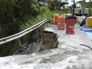 reparacion-de-la-carretera-casabito-constanza-enfrenta-quejas-por-lentitud-8df1410d-focus-0-0-400-300