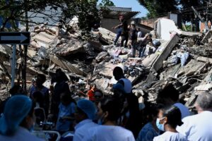 Venezuela activa envío de rescatistas y ayuda humanitaria a Colombia tras el sismo