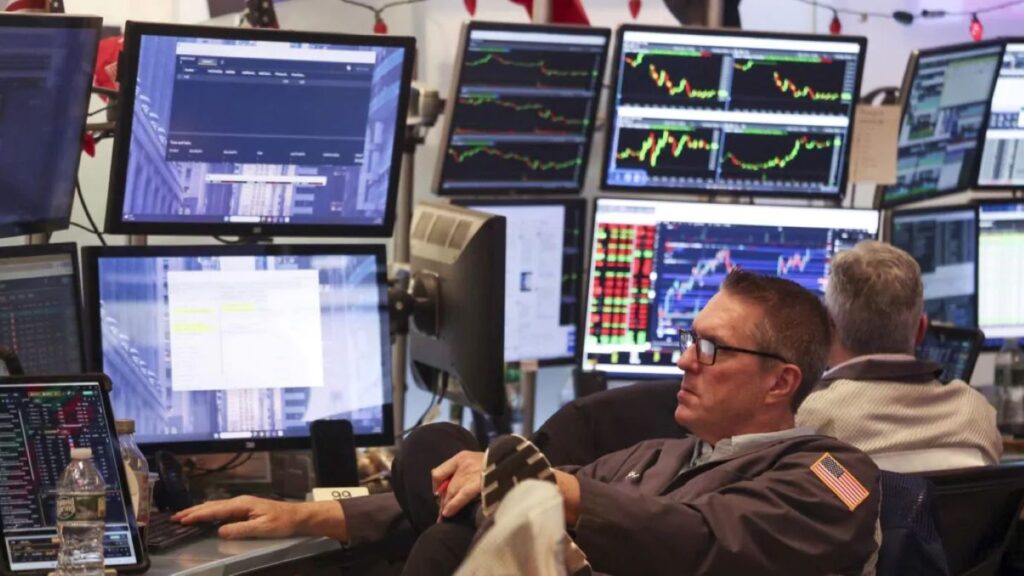 El verde de Wall Street no frena las pérdidas acumuladas de S&P y Nasdaq en julio