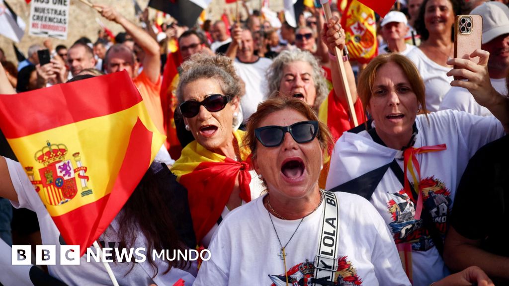 La indignación crece en España: multitudinarias protestas exigen a Sánchez frenar la crisis migratoria en Ceuta
