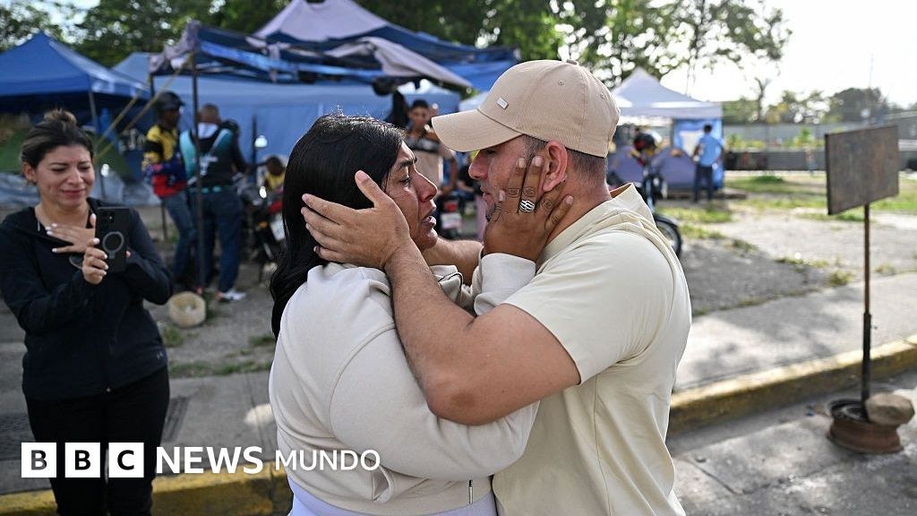 Víctimas de la represión en Venezuela ven una grieta para la democracia
