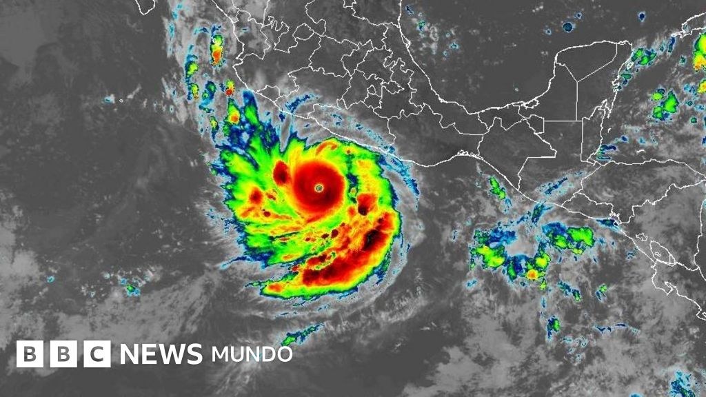 Polo se convierte en huracán categoría 5 en tiempo récord y pone en alerta las costas de México