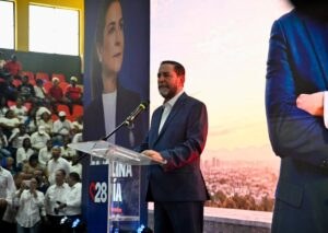 Eligio Jáquez resalta el liderazgo de Carolina Mejía como referente femenino en la política dominicana