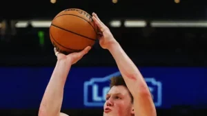 Hornets arrancan la temporada sin una de sus piezas clave