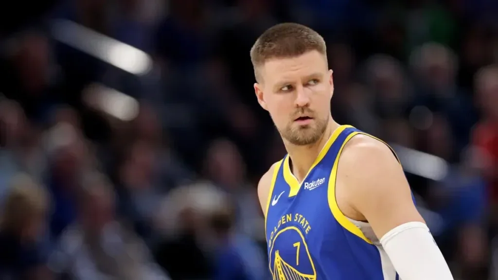 Porzingis vuelve a la enfermería: nuevo golpe para los Celtics