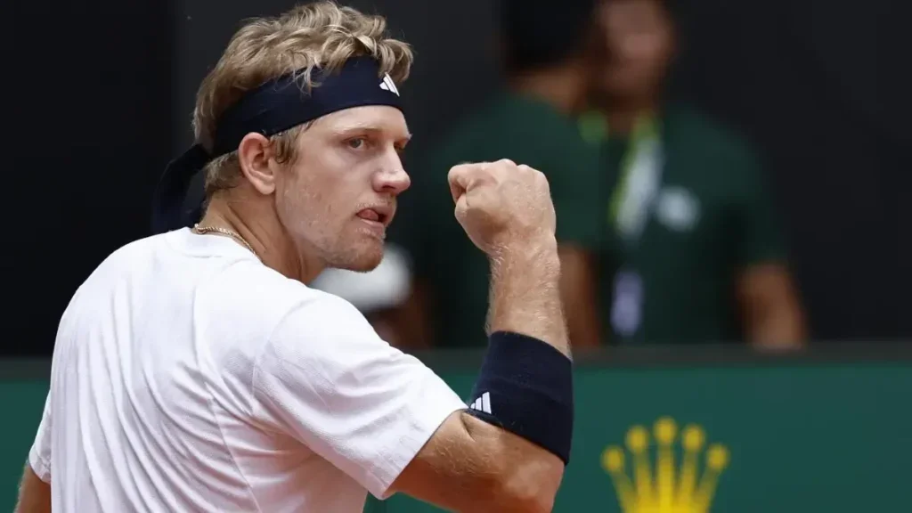 Davidovich firma una remontada épica y avanza a la final en Chengdu
