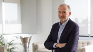 Chus Bueno advierte: no firmaremos pactos que perjudiquen al país
