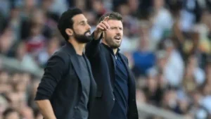 Arbeloa y Carrick dividen puntos en un duelo que no despeja su panorama
