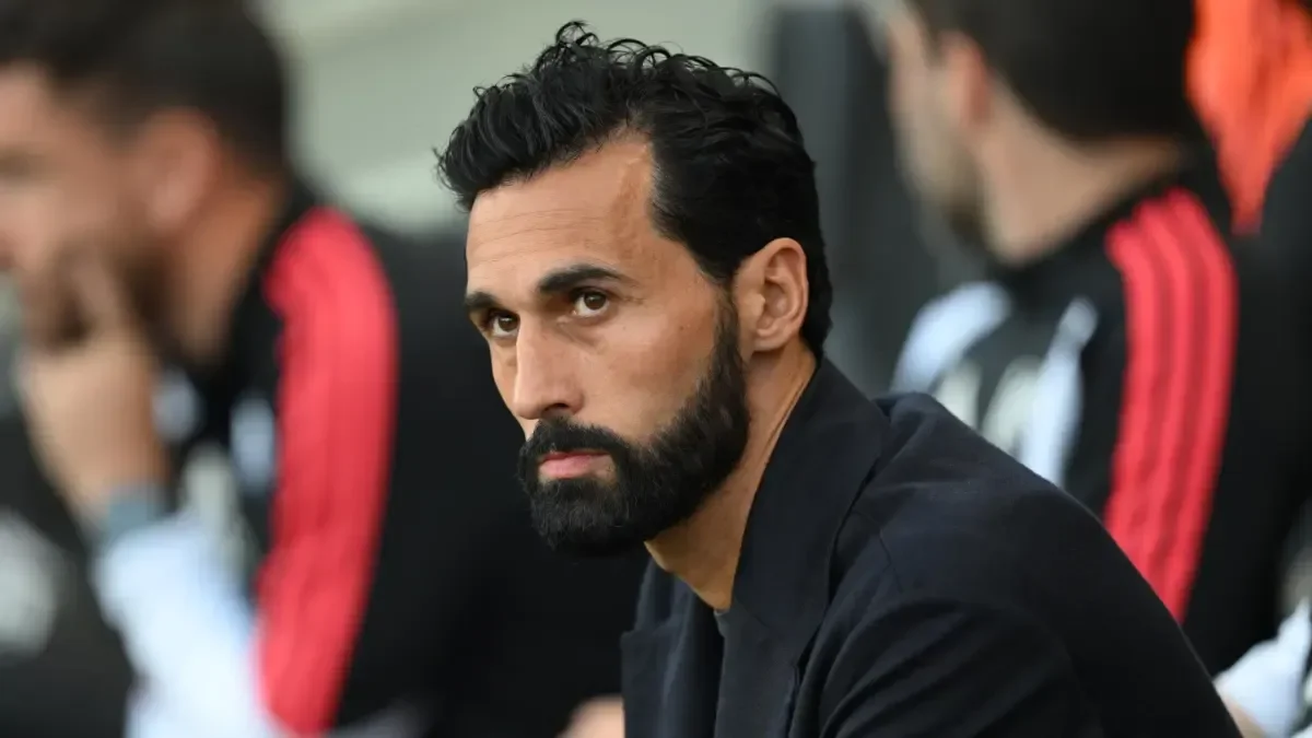 Fulham lanza un aviso a Arbeloa que sacude los banquillos de la Premier