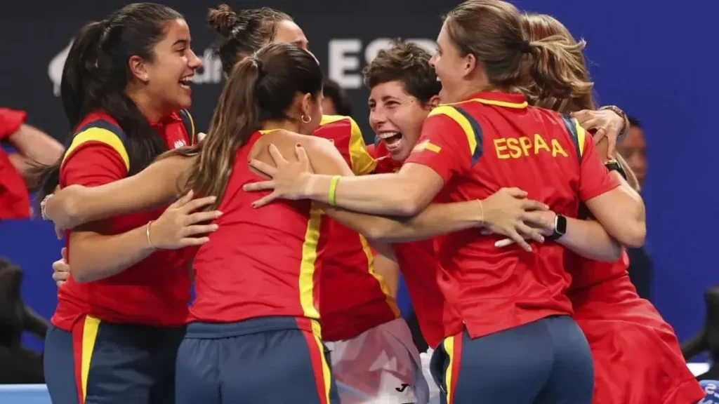 Carla Suárez lidera a España en la semifinal de la BJK Cup contra la potente República Checa