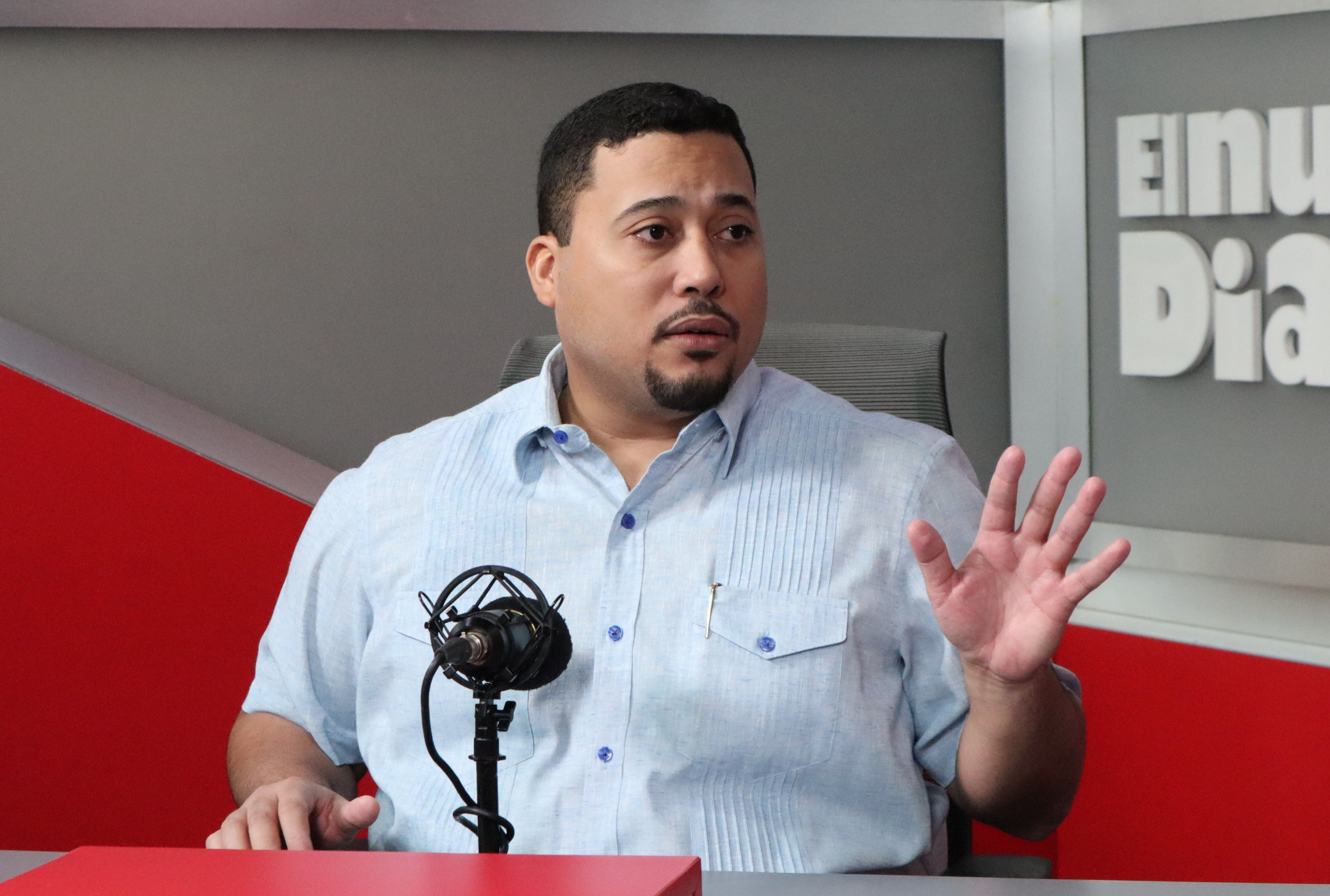 PRM exhibe cohesión interna mientras la oposición dominicana se fragmenta, según comunicador