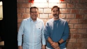 El-pintor-y-asesor-estrategico-dominicano-Mario-Davalos-355x200-1