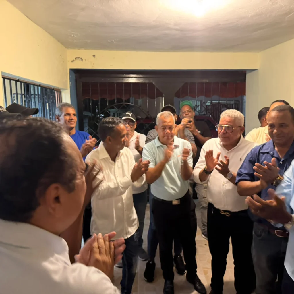 Víctor Pavón activa maquinaria electoral en Sábana Perdida Norte con juramentación de su equipo