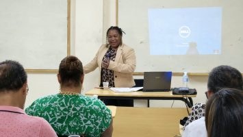 Escuela-de-Idiomas-de-la-UASD-aborda-asignacion-docente-planes-de-estudio-y-matricula-4-355x200-1