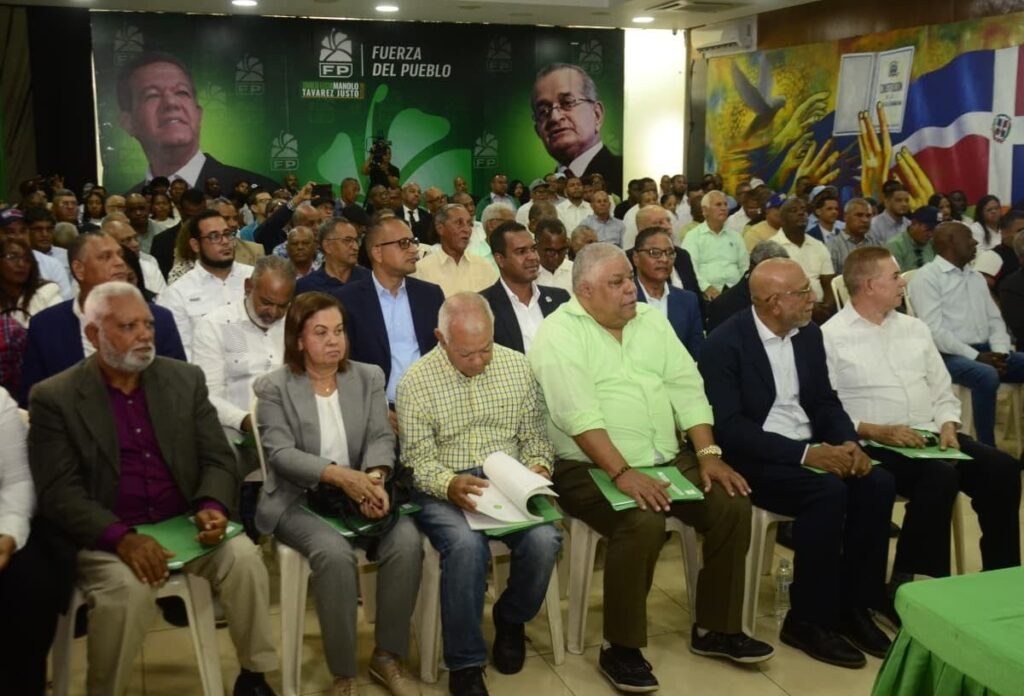 Fuerza del Pueblo juramenta más de 60 vicesecretarios para reforzar su política ambiental a nivel nacional