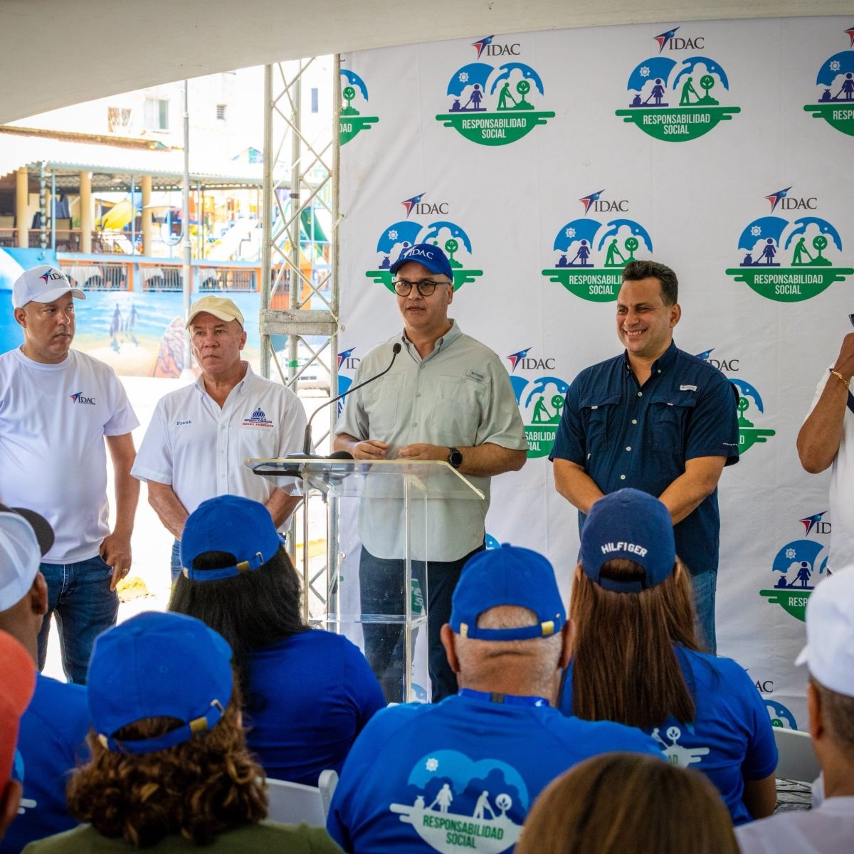 IDAC retira más de 3,400 libras de basura en operativo de limpieza en Puerto Plata