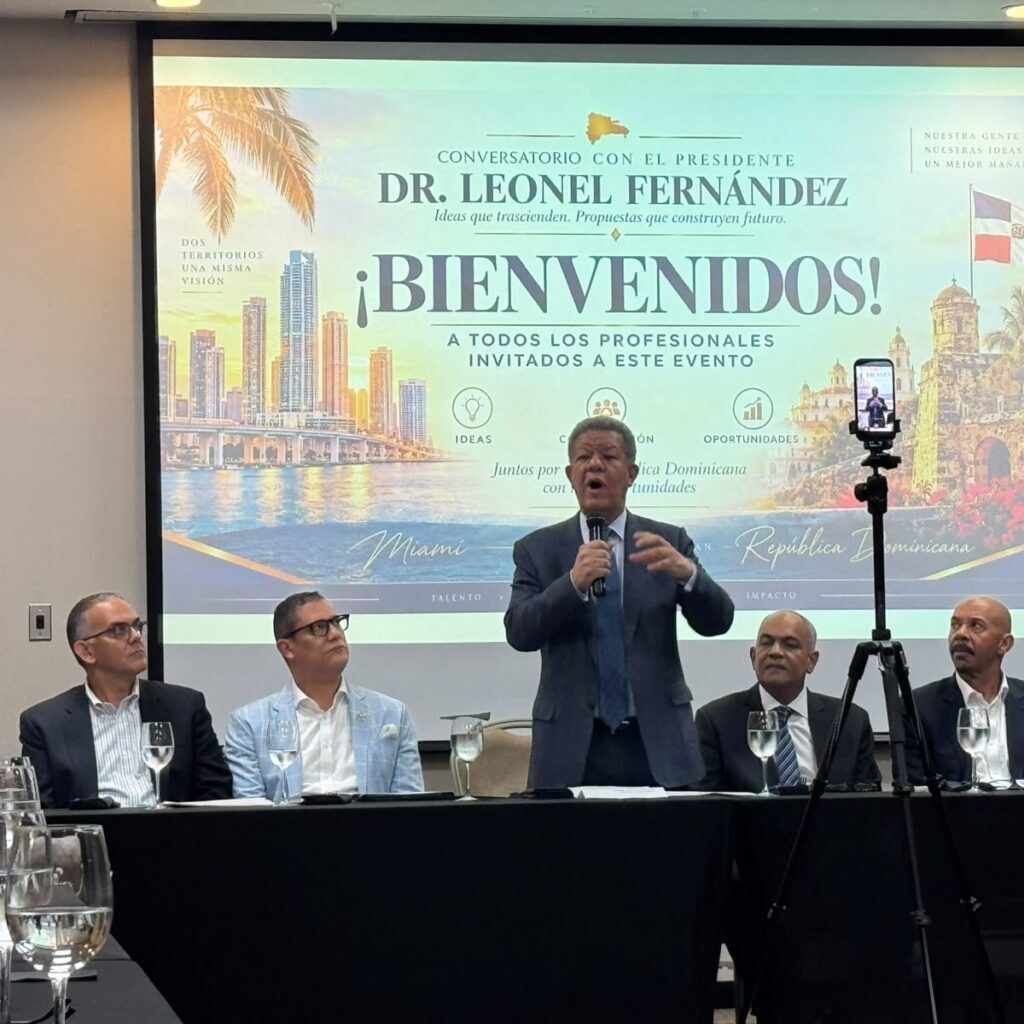 Leonel Fernández expone en Miami su visión para el porvenir de la diáspora dominicana